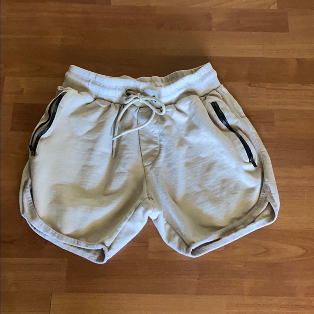 ESNTLS BASKETBALL SHORTS